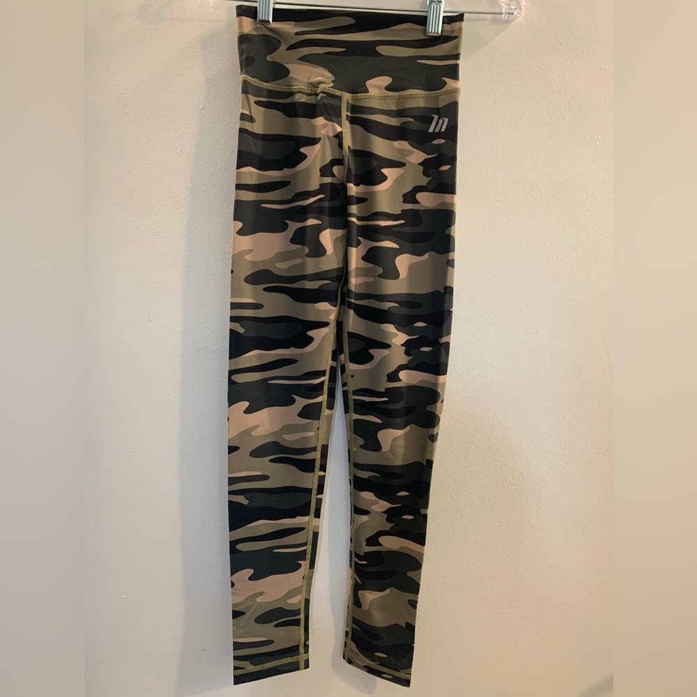 Muscle Nation scrunch butt leggings